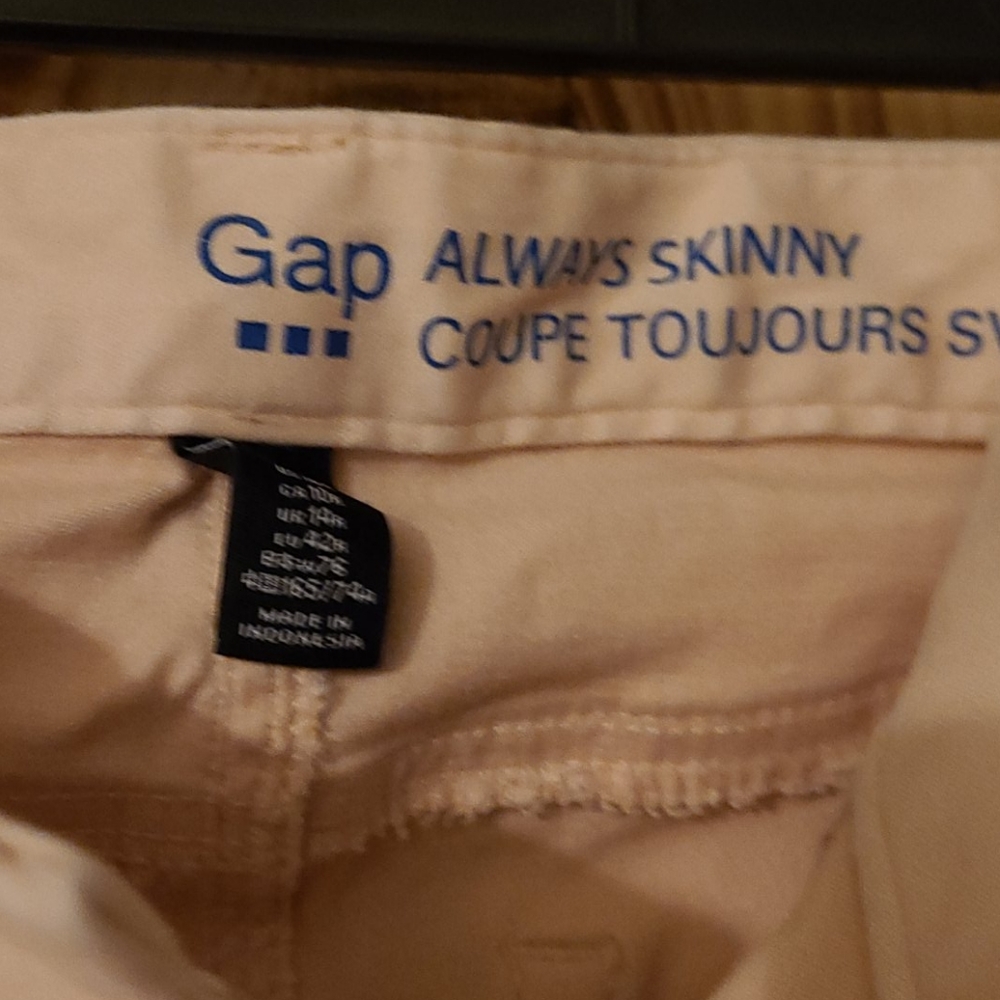 Jeans - Picture 3 of 4